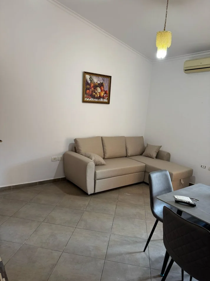 Tirane, jepet me qera apartament 1+1 Kati 6, 70 m² 470 € (Rruga Rrapo Hekali)