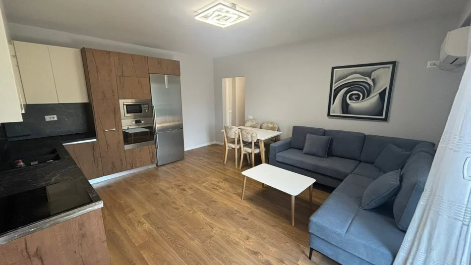 Tirane, jepet me qera apartament 1+1 Kati 6, 70 m² 520 € (Rruga 5 Maji)