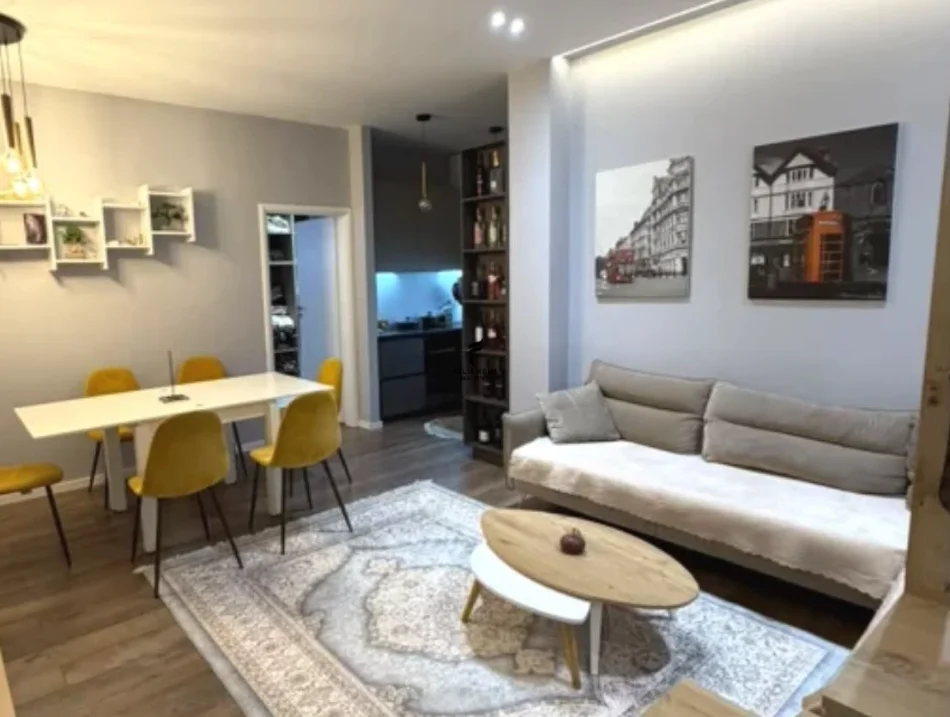 Tirane, jepet me qera apartament 1+1 Kati 6, 70 m² 600 € (BRRYLI)