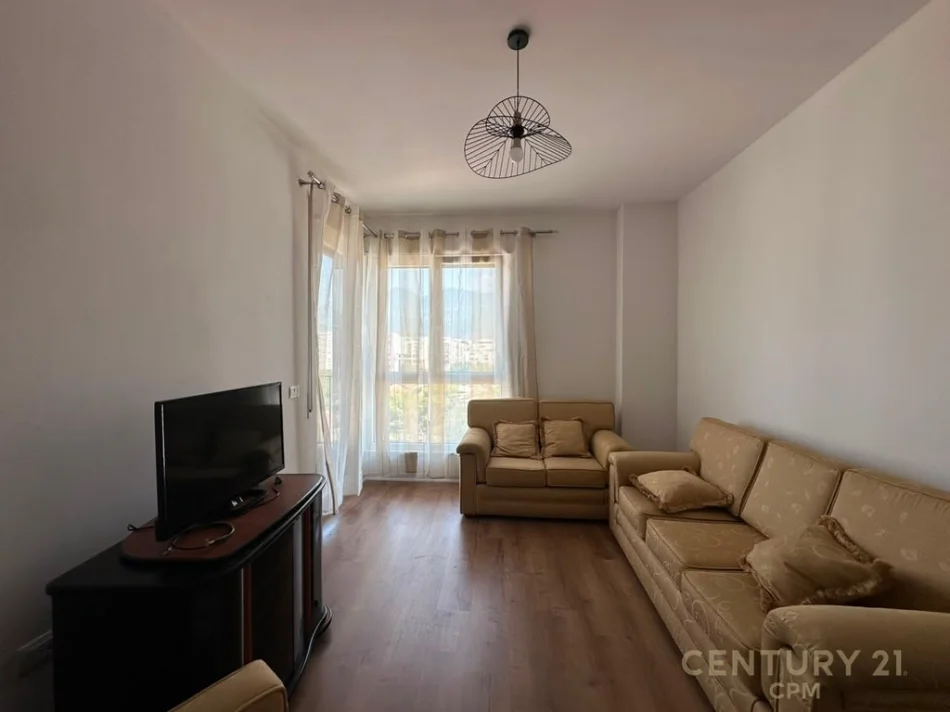 Tirane, jepet me qera apartament 1+1 Kati 6, 70 m² 630 € (5 Maj)
