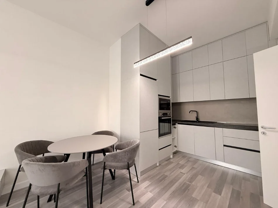 Tirane, jepet me qera apartament 1+1 Kati 6, 70 m² 750 € (VASIL SHANTO)