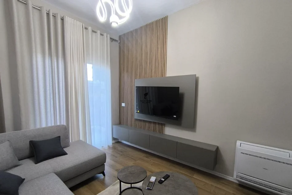 Tirane, jepet me qera apartament 1+1 Kati 6, 72 m² 600 € (LAPRAKA)