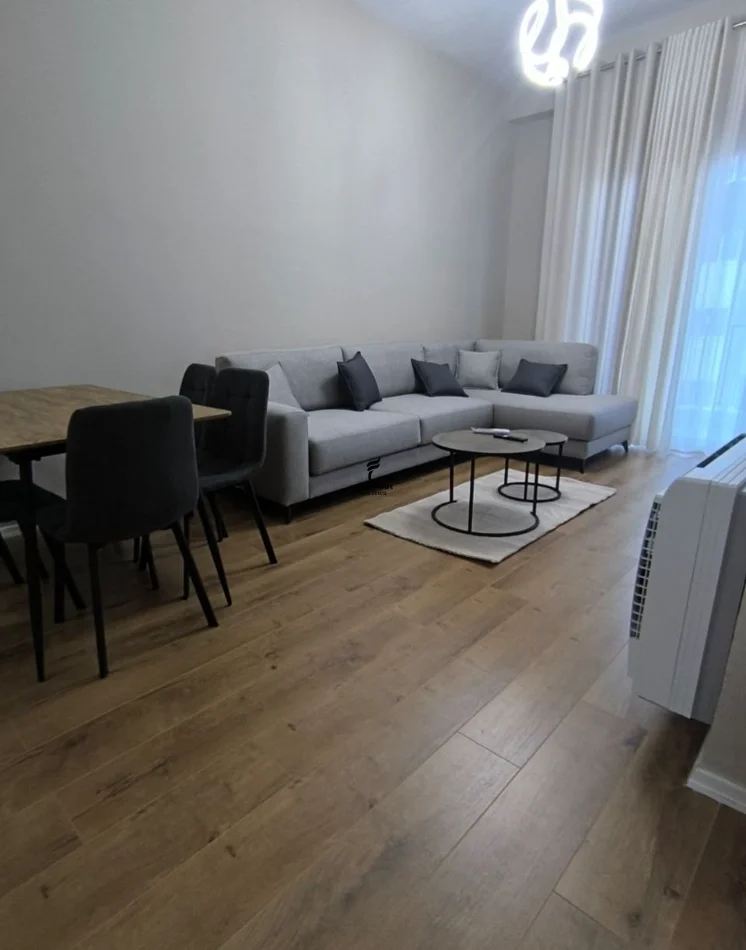 Tirane, jepet me qera apartament 1+1 Kati 6, 72 m² 600 € (LAPRAKE)