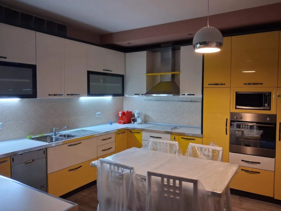 Tirane, jepet me qera apartament 1+1 Kati 6, 75 m² 600 € (Qender)