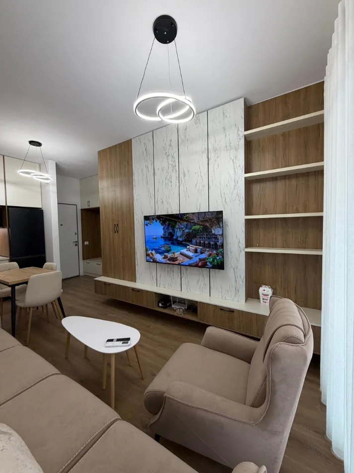 Tirane, jepet me qera apartament 1+1 Kati 7, 57 m² 450 € (Rezidenca Kadiu)