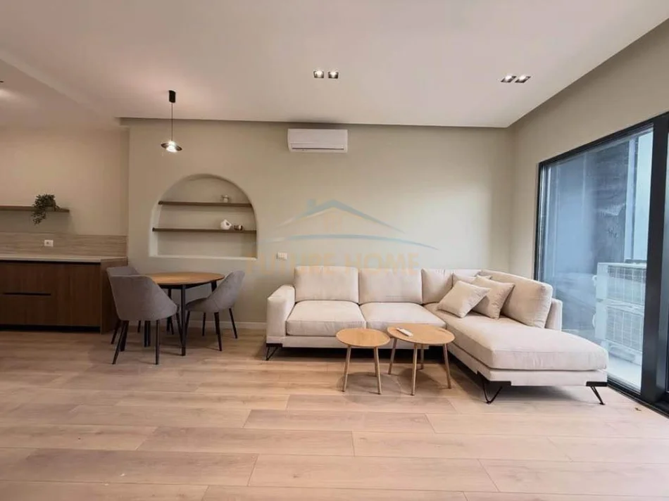 Tirane, jepet me qera apartament 1+1 Kati 7, 64 m² 1.000 € (Rruga e Barrikadave, Tiranë)