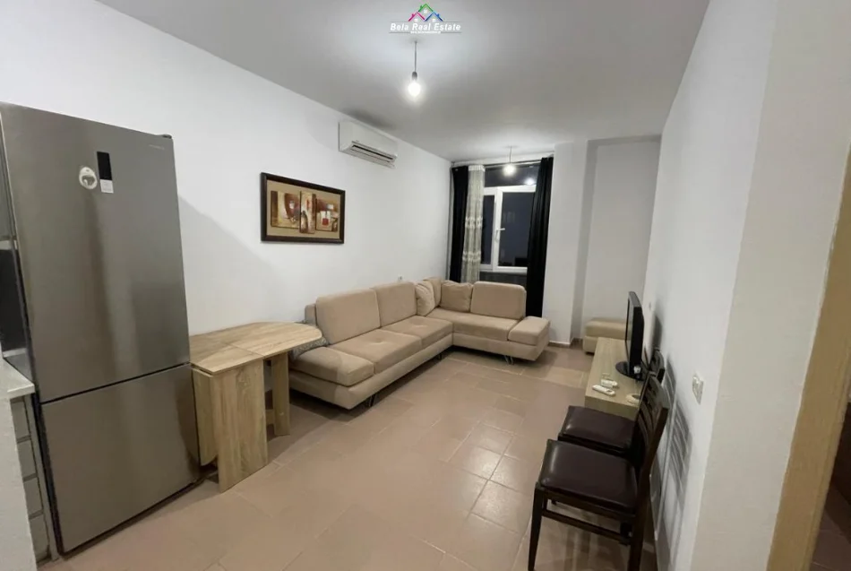 Tirane, jepet me qera apartament 1+1 Kati 7, 65 m² 440 € (Rruga Sokrat Miho)