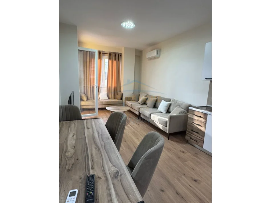 Tirane, jepet me qera apartament 1+1 Kati 7, 67 m² 580 € (YZBERISHT)