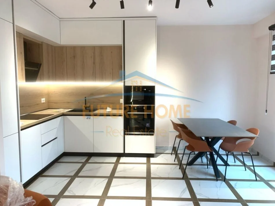 Tirane, jepet me qera apartament 1+1 Kati 7, 73 m² 1.000 € (MYSLYM SHYRI)
