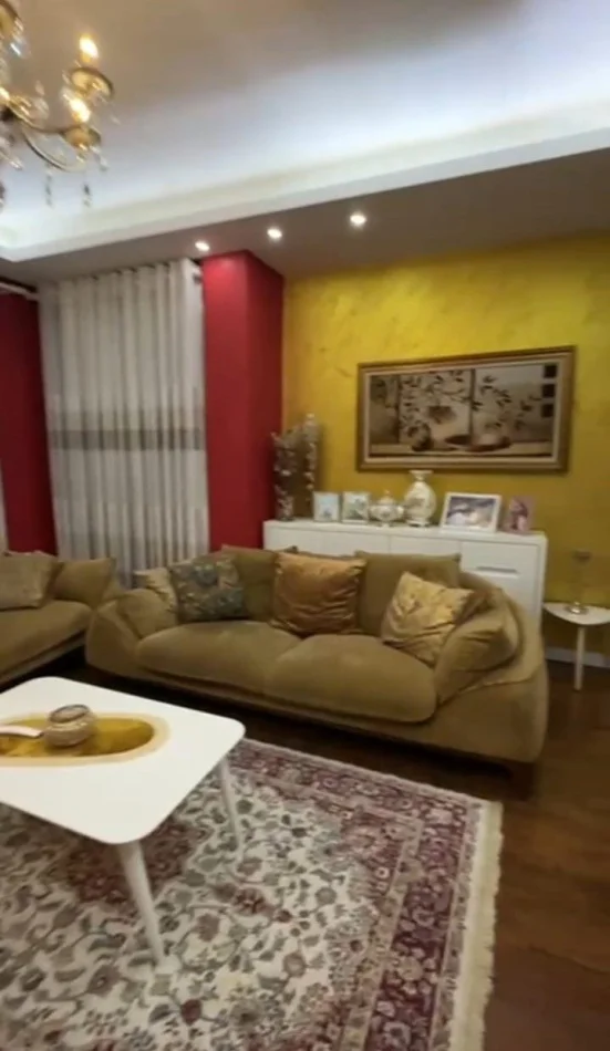 Tirane, jepet me qera apartament 1+1 Kati 7, 87 m² 550 € (Casa Italia)