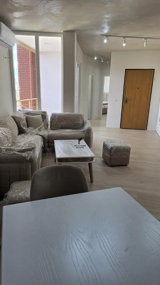 Tirane, jepet me qera apartament 1+1 Kati 8, 65 m² 600 € (ASTIR)