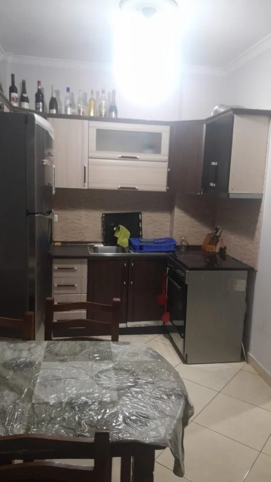Tirane, jepet me qera apartament 1+1 Kati 8, 70 m² 400 € (Astir)