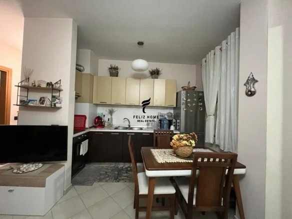 Tirane, jepet me qera apartament 1+1 Kati 8, 70 m² 450 € (ASTIR)