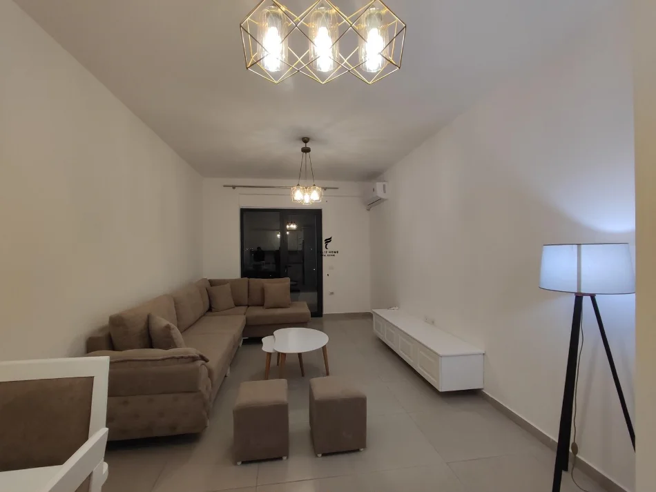 Tirane, jepet me qera apartament 1+1 Kati 8, 80 m² 500 € (ASTIR)