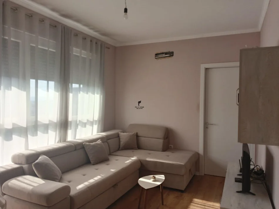 Tirane, jepet me qera apartament 1+1 Kati 9, 60 m² 500 € (DON BOSKO)