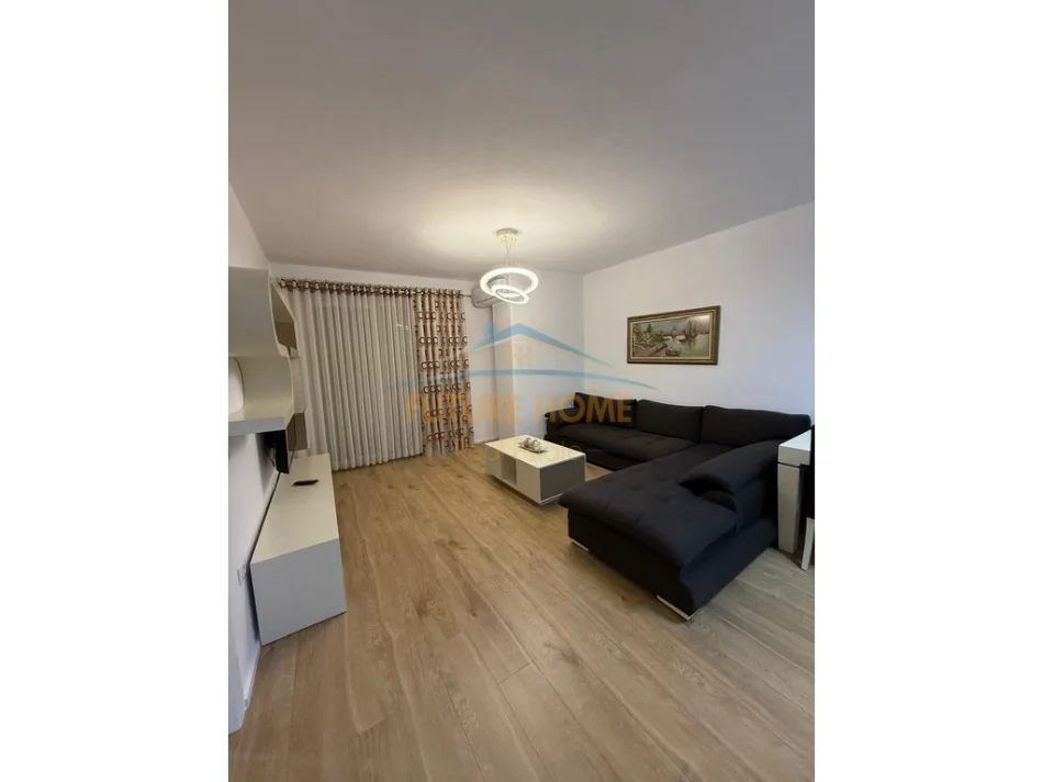 Tirane, jepet me qera apartament 1+1 Kati 9, 64 m² 450 € (GOLDEN PARK)
