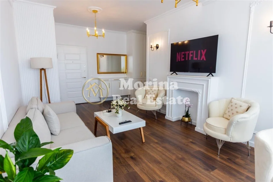 Tirane, jepet me qera apartament 1+1 Kati 9, 65 m² 550 € (Vila L)