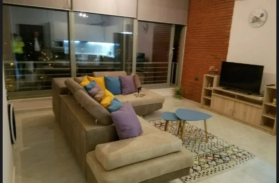 Tirane, jepet me qera apartament 1+1 Kati 9, 65 m² 600 € (MYSLYM SHYRI)