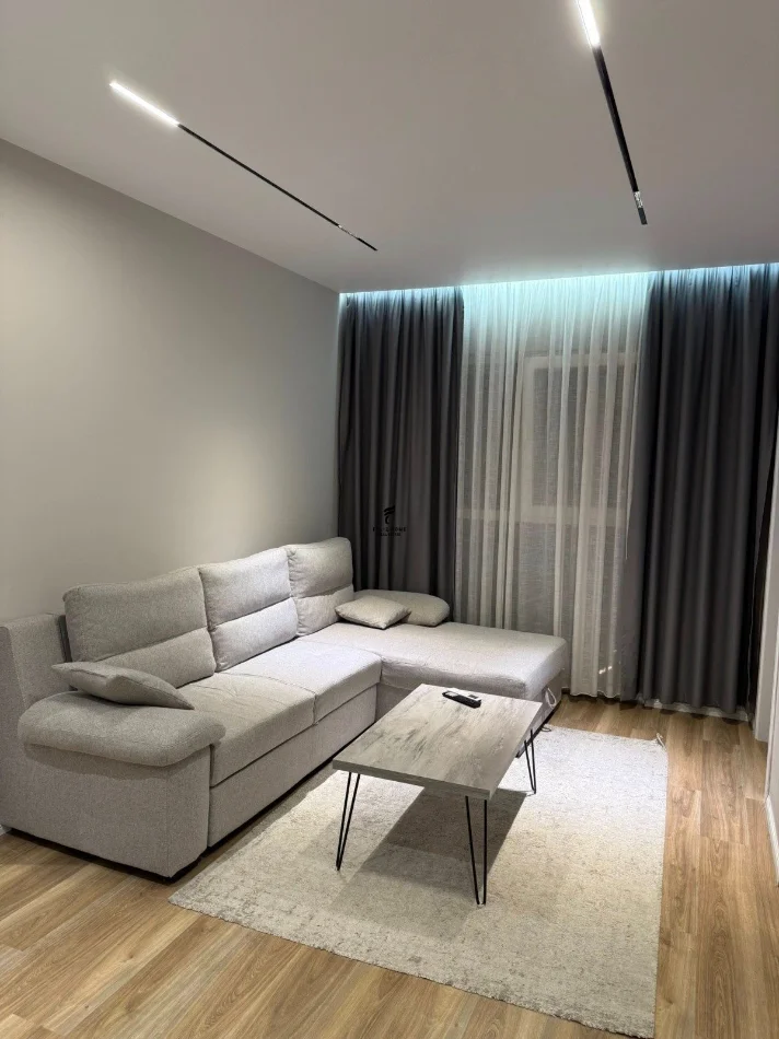 Tirane, jepet me qera apartament 1+1 Kati 9, 70 m² 450 € (ASTIR)
