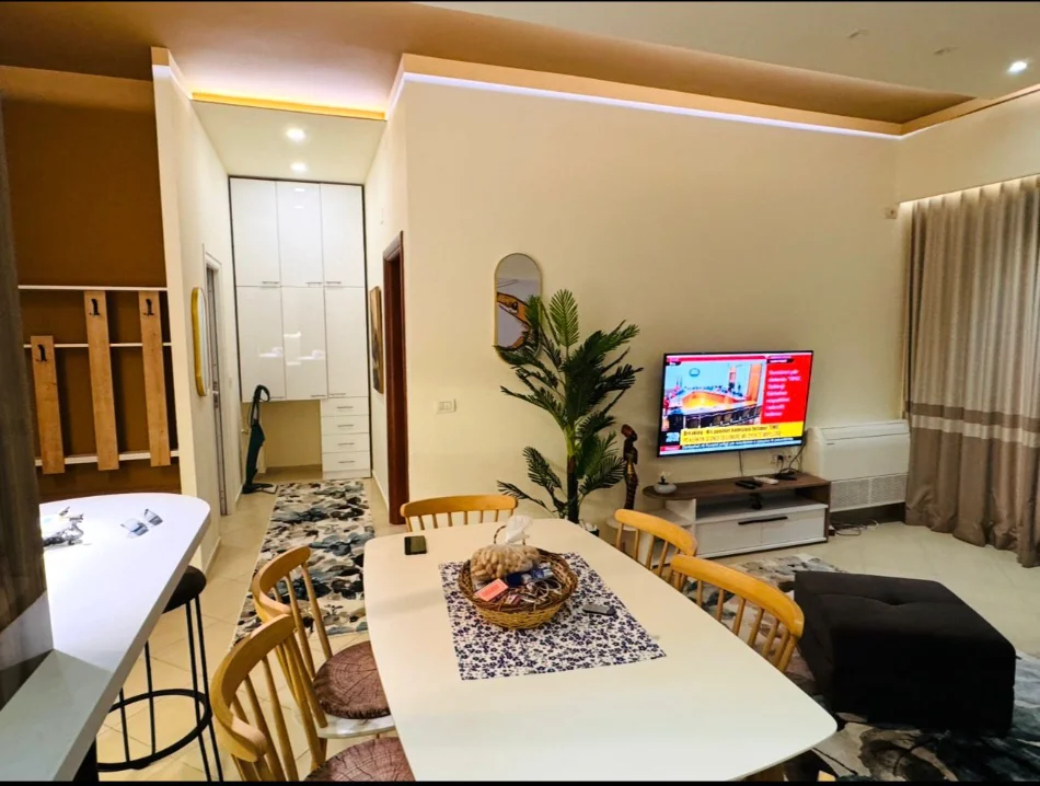 Tirane, jepet me qera apartament 1+1+PARKIM Kati 1, 65 m² 600 € (KODRA E DIELLIT)