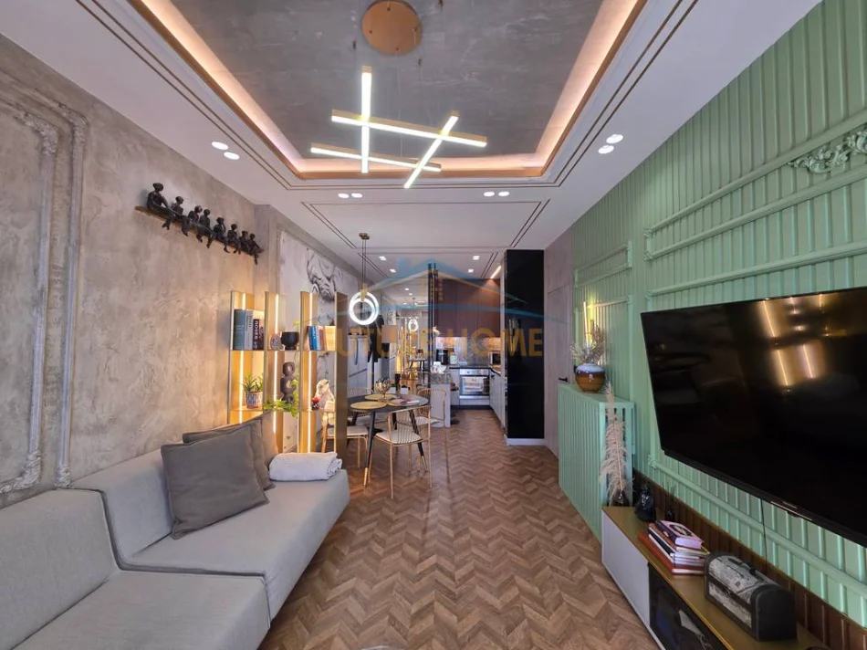 Tirane, jepet me qera apartament 1+1+POST PARKIMI Kati 21, 62 m² 1.100 € (Kompleksi Tirana Garden Building)