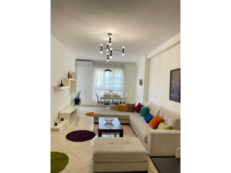 Tirane, jepet me qera apartament 1+1+Post Parkimi,  Kati 4, 75 m² (Rruga Karl Gega, Stacioni i Trenit) Kontaktoni per Cmimin