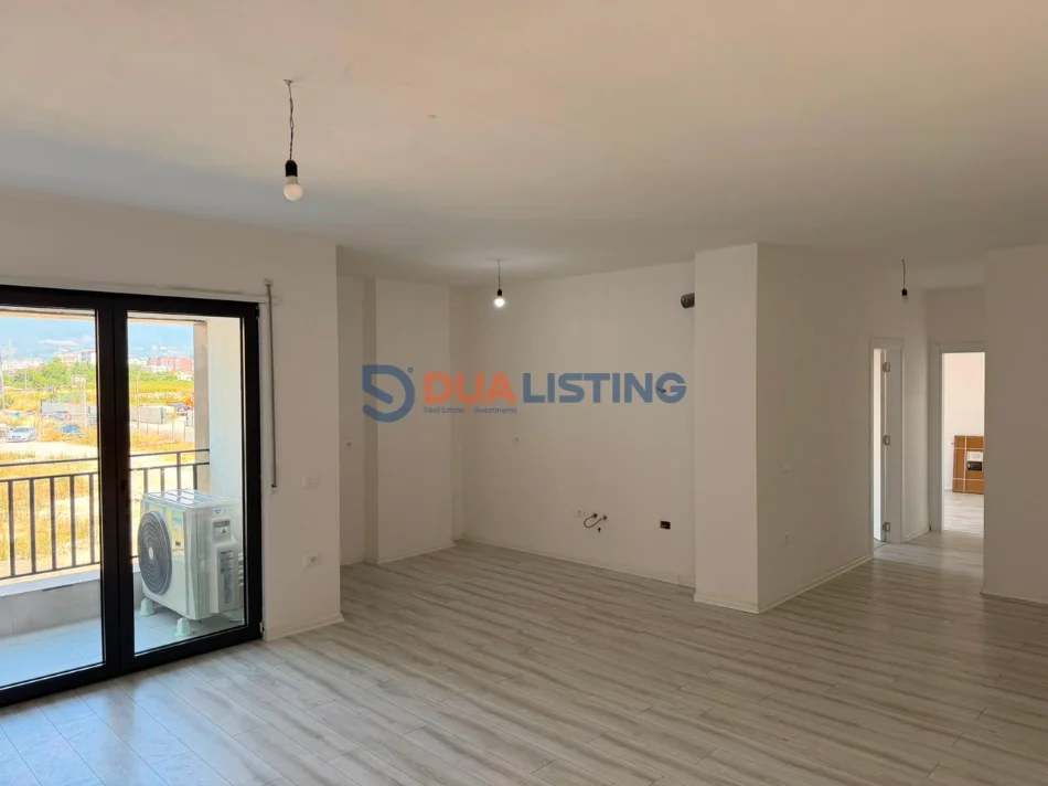 Tirane, jepet me qera apartament 2+1 , 105 m² 700 €
