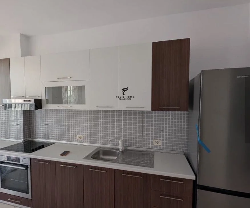 Tirane, jepet me qera apartament 2+1 , 106 m² 550 € (KONGRESI I MANASTIRIT)
