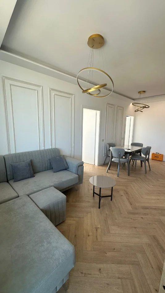 Tirane, jepet me qera apartament 2+1 , 110 m² 1.300 € (MINE PEZA)