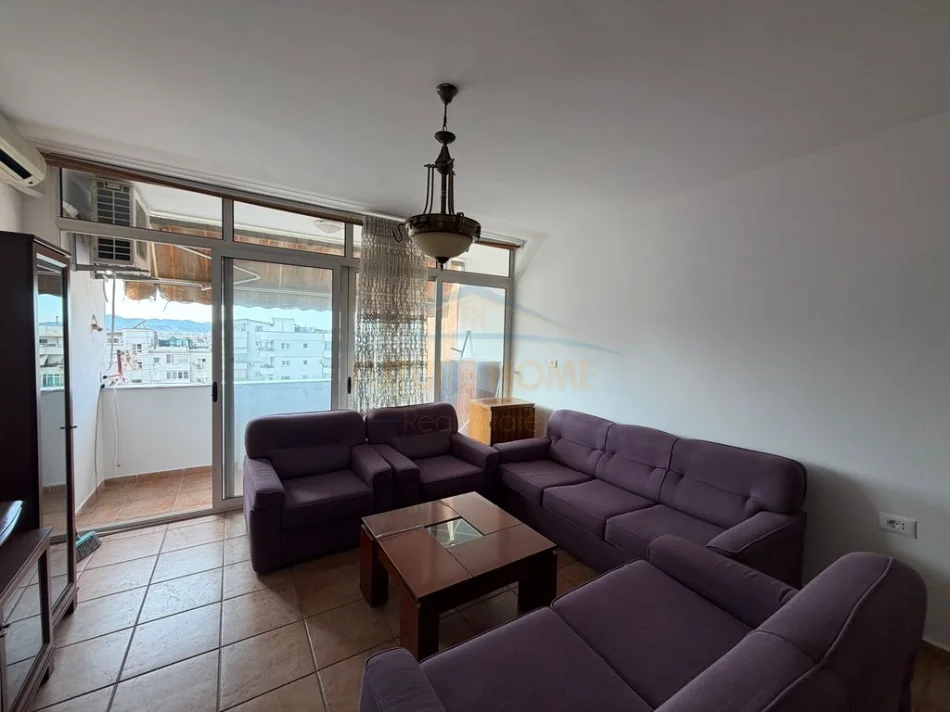 Tirane, jepet me qera apartament 2+1+2+Ballkon Kati 11, 110 m² 650 € (Komuna e Parisit)