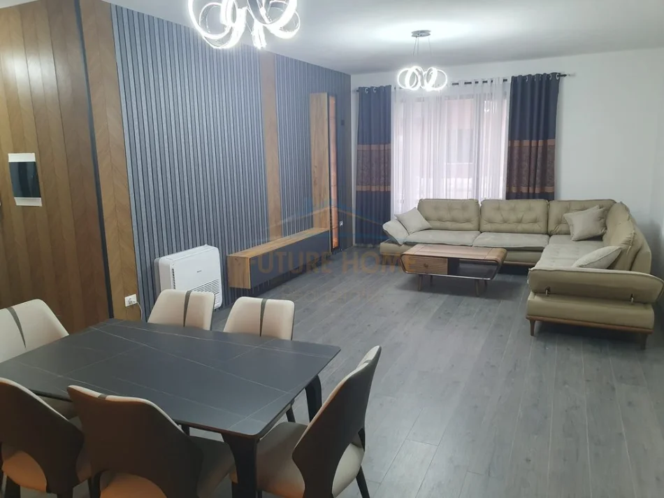 Tirane, jepet me qera apartament 2+1+2+Ballkon Kati 1, 118 m² 800 € (Rruga e Elbasanit)