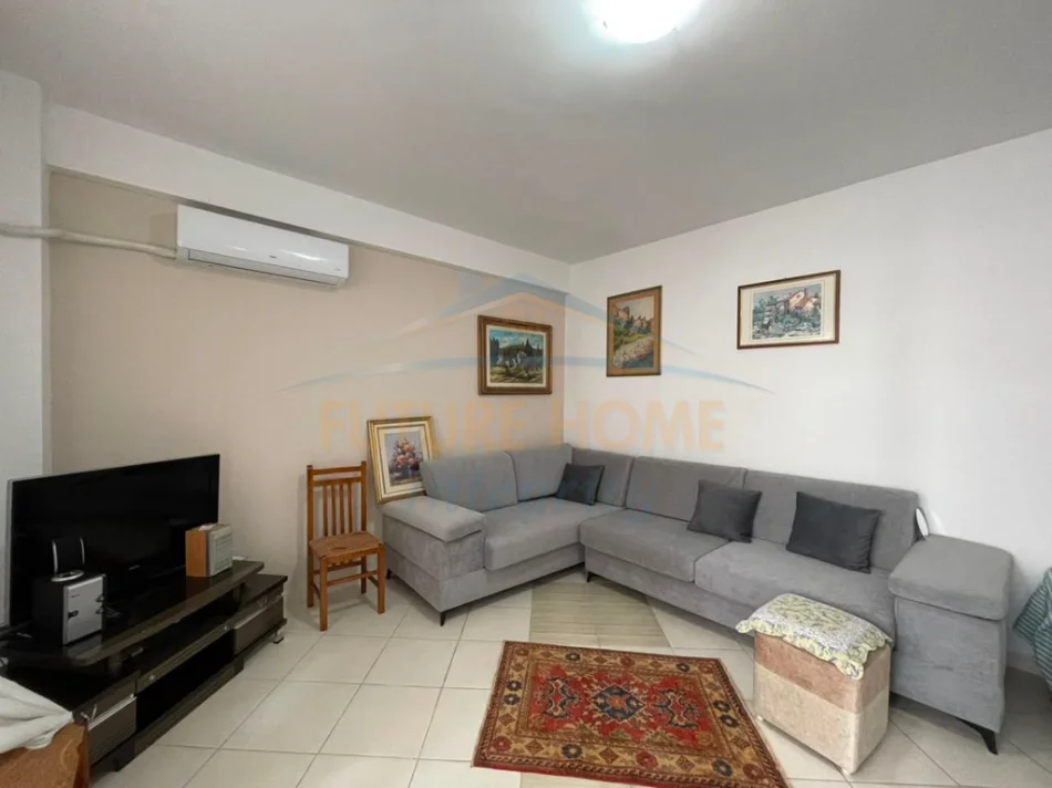 Tirane, jepet me qera apartament 2+1+2 Ballkone Kati 2, 91 m² 700 € (Kompleksi Halili, në rrugën e Dibrës)