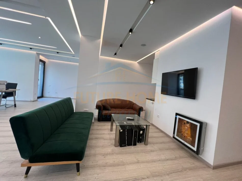 Tirane, jepet me qera apartament 2+1+2 Ballkone, Kati 7, 92 m² 1.500 € (Blloku)
