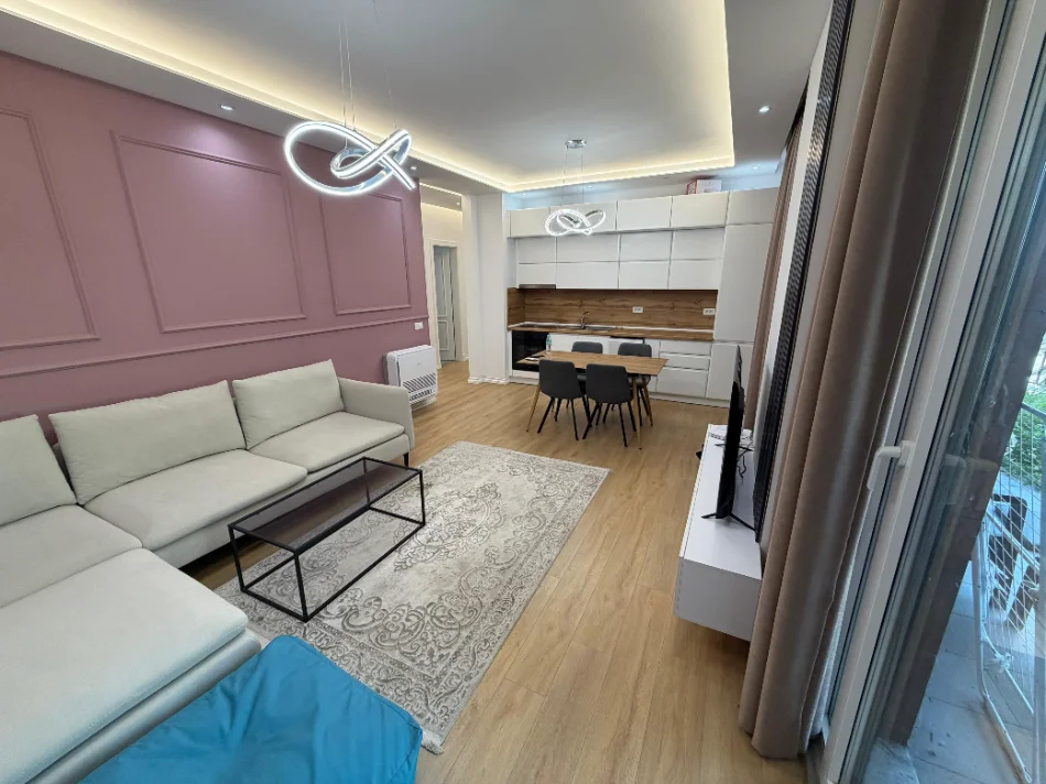 Tirane, jepet me qera apartament 2+1+2 Kati 0, 100 m² 1.000 € (TEG , ROSE GARDEN RESIDENCE)
