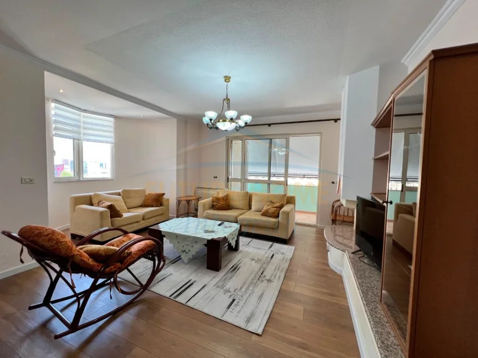 Tirane, jepet me qera apartament 2+1+2, Kati 10, 109 m² 850 € (Rruga e Elbasanit, prane Lion Park 1)