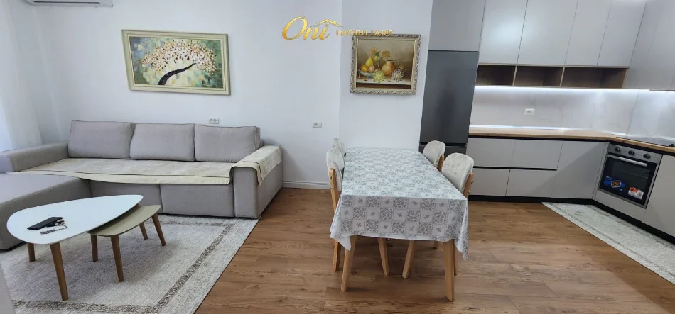 Tirane, jepet me qera apartament 2+1+2 Kati 1, 108 m² 700 € (QSUT)