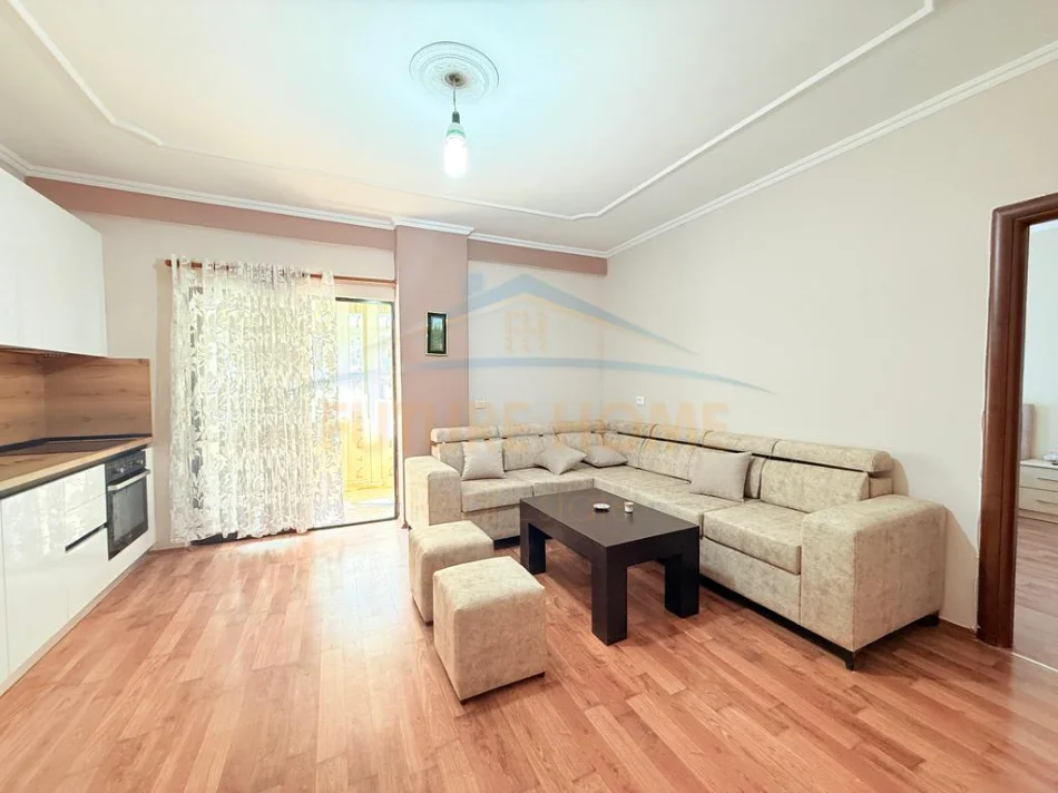 Tirane, jepet me qera apartament 2+1+2 Kati 2, 92 m² 650 € (DON BOSKO)