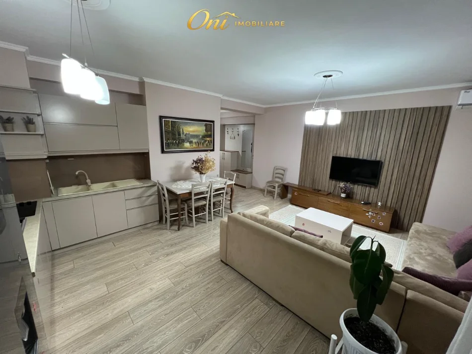 Tirane, jepet me qera apartament 2+1+2 Kati 3, 106 m² 550 € (VILA L, Astir)