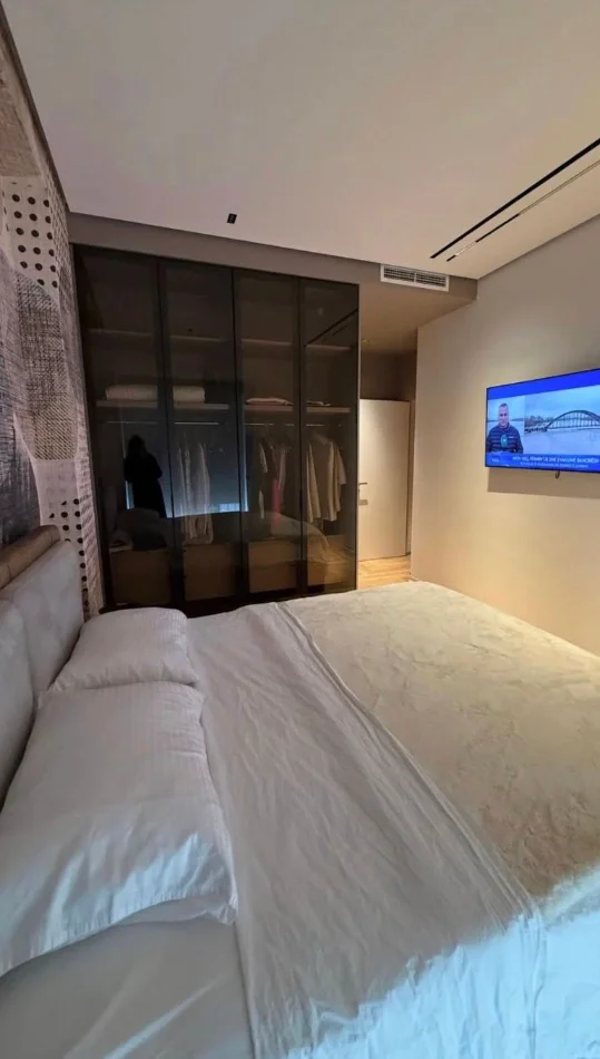 Tirane, jepet me qera apartament 2+1+2 Kati 3, 120 m² 1.900 € (TEG)