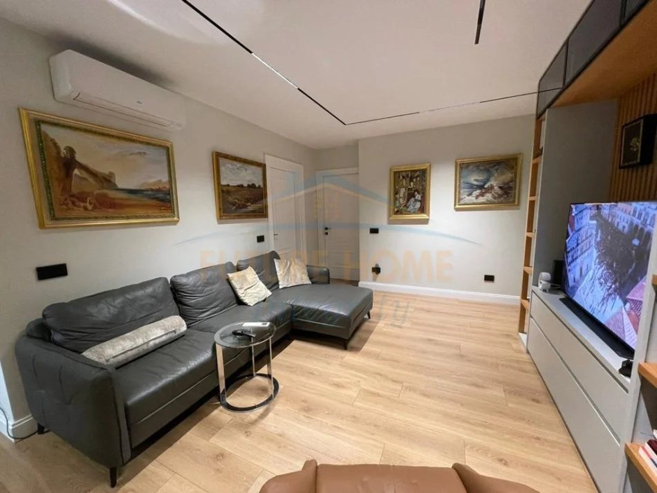 Tirane, jepet me qera apartament 2+1+2, Kati 4, 99 m² 1.400 € (Shallvaret)