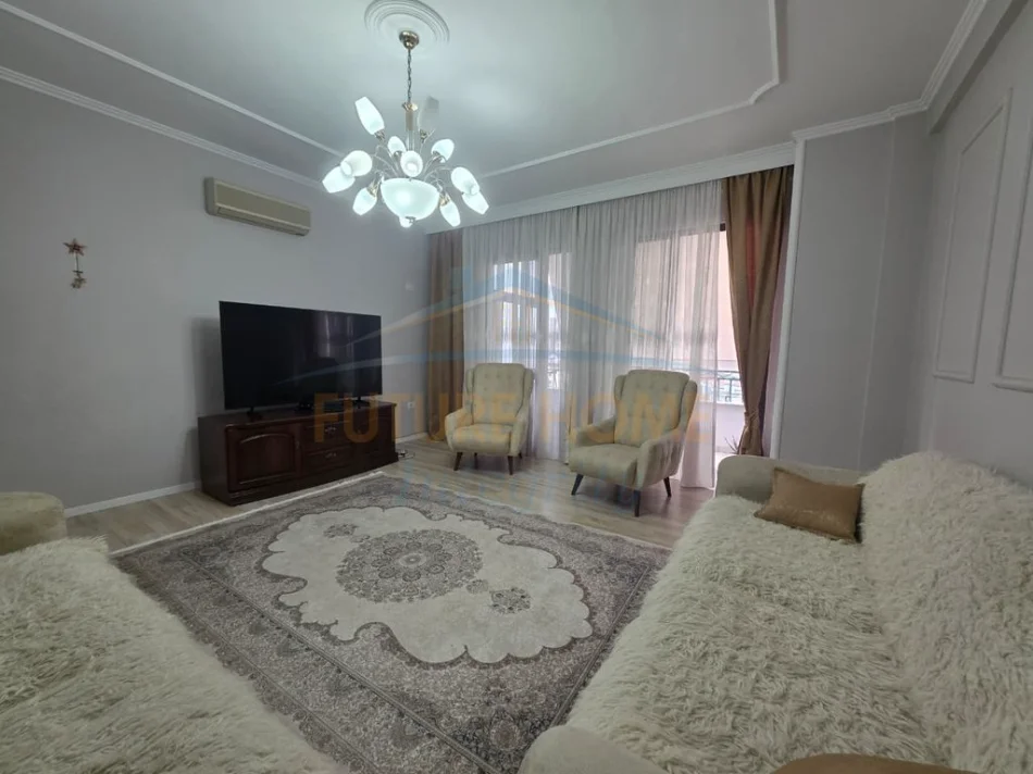 Tirane, jepet me qera apartament 2+1+2, Kati 7, 121 m² 630 € (Ish Tregu Elektrik)