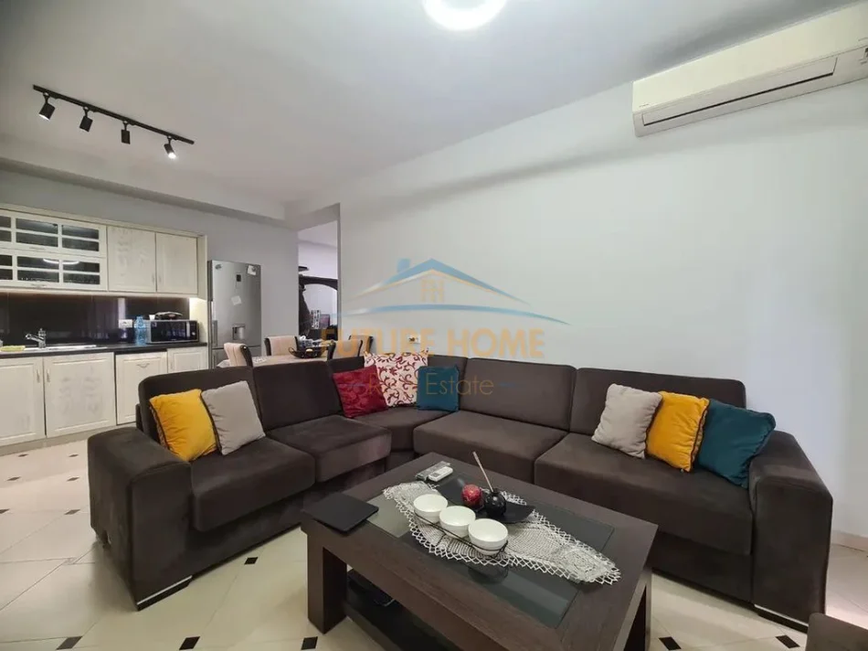 Tirane, jepet me qera apartament 2+1+2 Kati 8, 105 m² 500 € (Yzberisht , Rruga Rexhep Shala.)