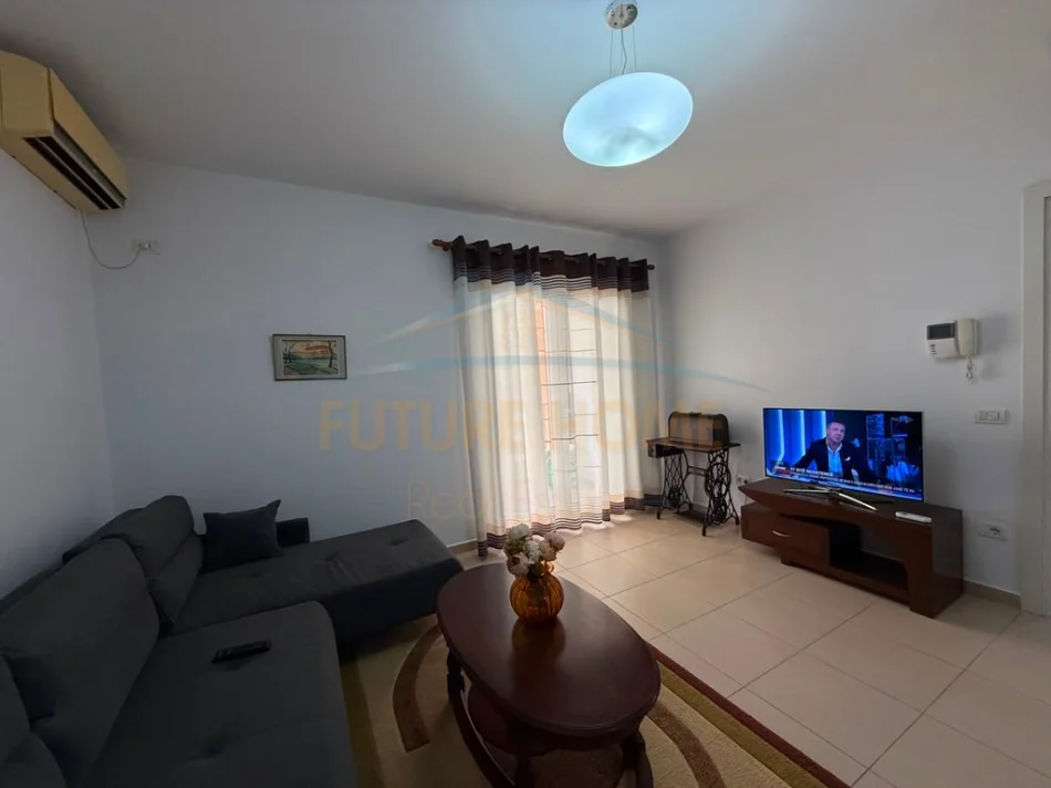 Tirane, jepet me qera apartament 2+1+2+POST PARKIMI Kati 2, 94 m² 650 € (ALI DEM KOMPLEKSI VIND)