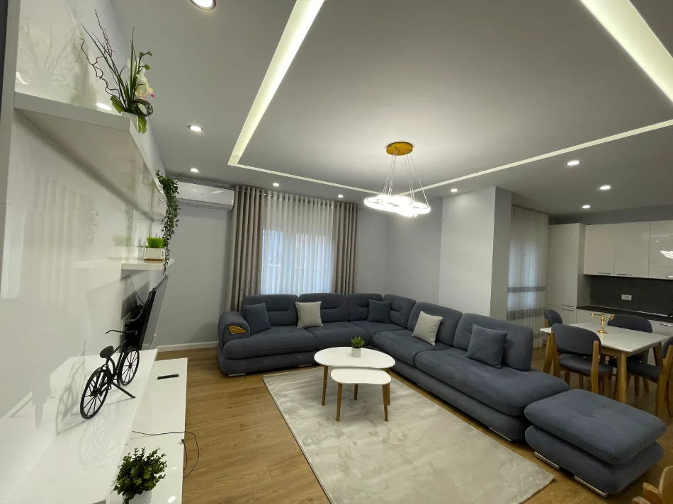 Tirane, jepet me qera apartament 2+1+2+Parkim, Kati 4, 120 m² 970 € (Zogu i Zi)