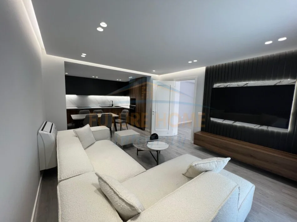 Tirane, jepet me qera apartament 2+1+2+Post Parkimi Kati 1, 130 m² 1.000 € (Ambasada Turke)