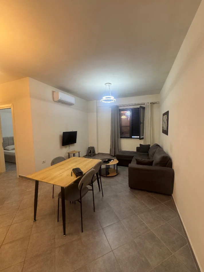 Tirane, jepet me qera apartament 2+1+2+Post Parkimi Kati 2, Rruga Jordan Misja,  75.000 Leke/Muaj