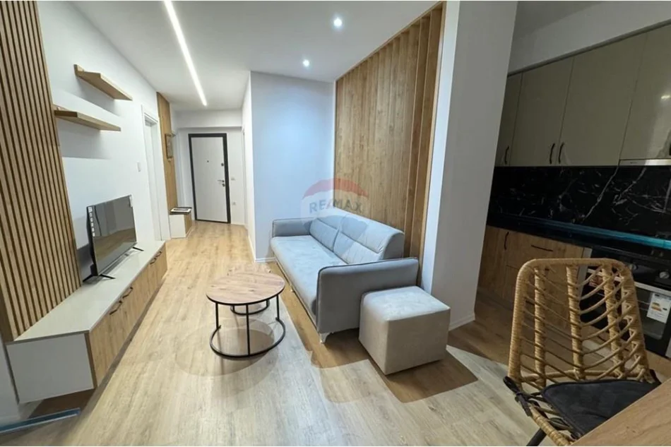Tirane, jepet me qera apartament 2+1 , 550 € (Kodra e Diellit)