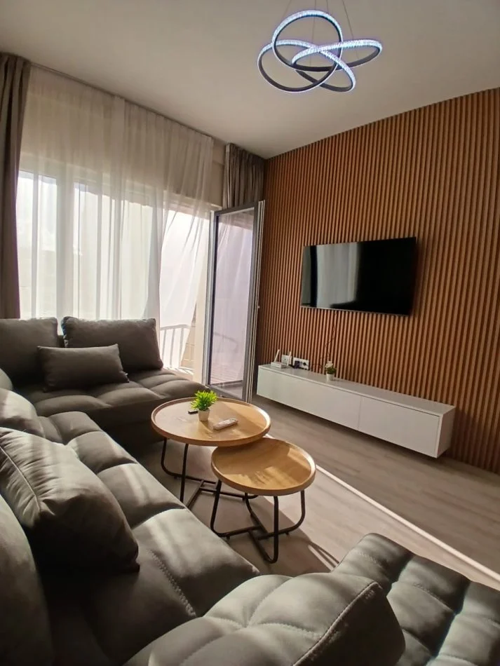 Tirane, jepet me qera apartament 2+1 , 76 m² 900 € (ZOGU I ZI)