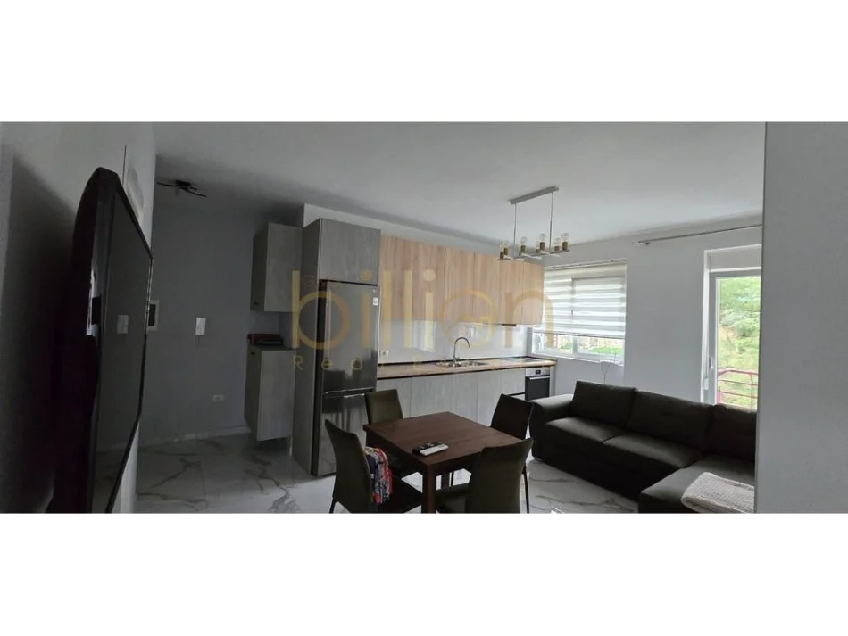 Tirane, jepet me qera apartament 2+1 , 85 m² 630 € (Liqeni i Thate)
