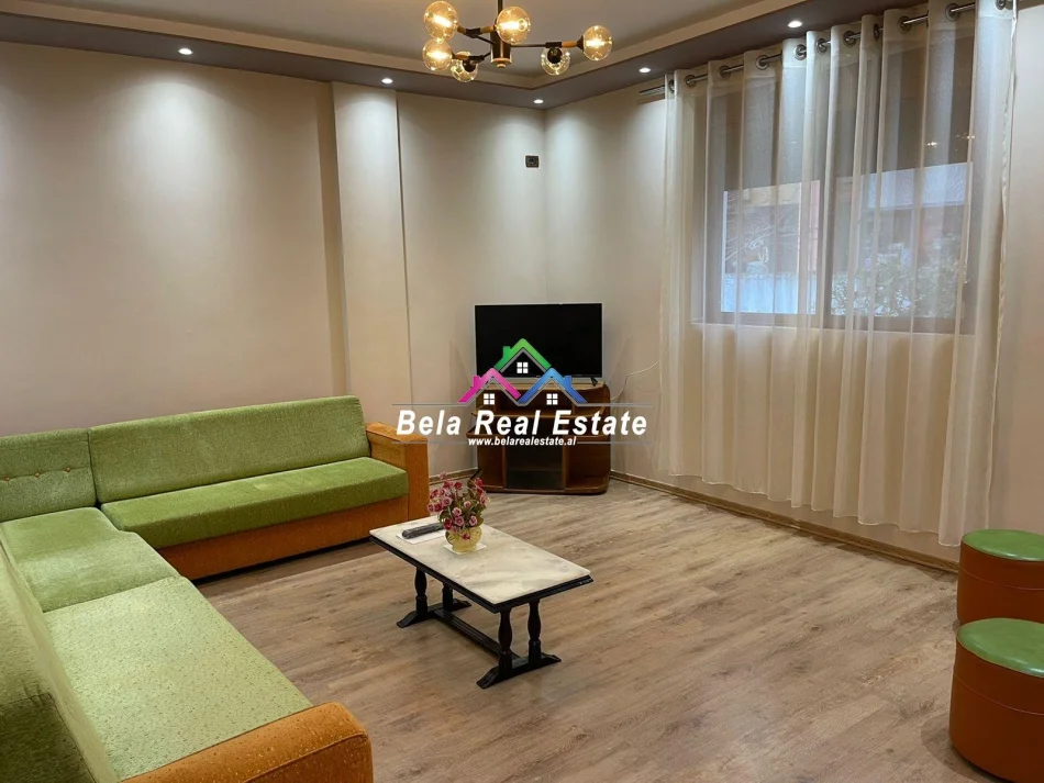 Tirane, jepet me qera apartament 2+1 , 86 m² 300 €